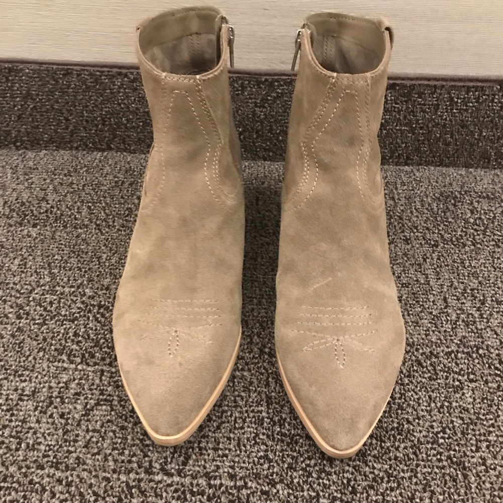 Dolce Vita Odys Booties Boots! Natural. Size 9.5  Excellent condition, worn once